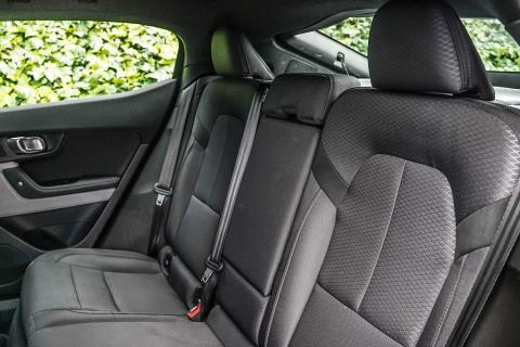 2022 Polestar 2 SRSM 69kWh/EV/FD - Thumbnail