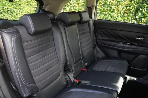 2019 Mitsubishi Outlander PHEV G 4WD - Thumbnail