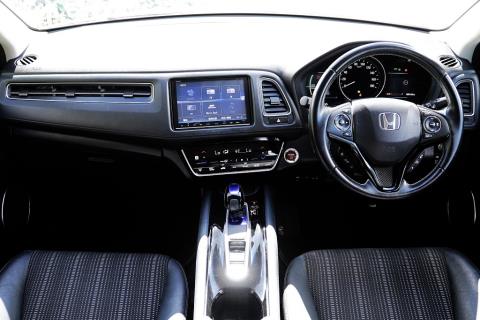 2017 Honda Vezel Z Hybrid / HR-V - Thumbnail