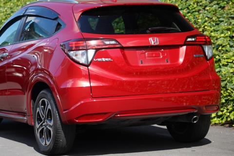 2017 Honda Vezel Z Hybrid / HR-V - Thumbnail