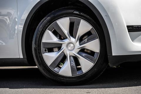 2023 Tesla Model Y RWD 60kWh - Thumbnail