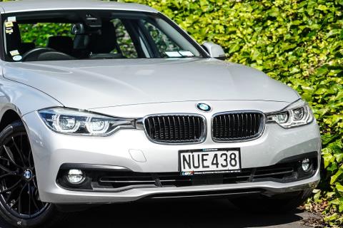 2017 BMW 330e e-Drive Hybrid - Thumbnail