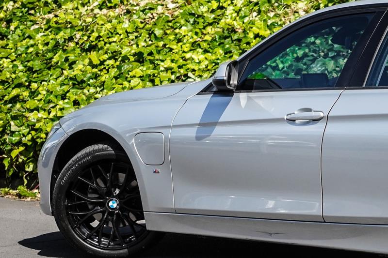 2017 BMW 330e e-Drive Hybrid