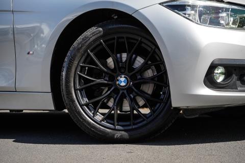 2017 BMW 330e e-Drive Hybrid - Thumbnail