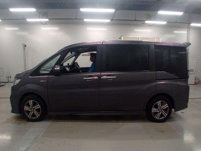 2018 Honda Step Wagon