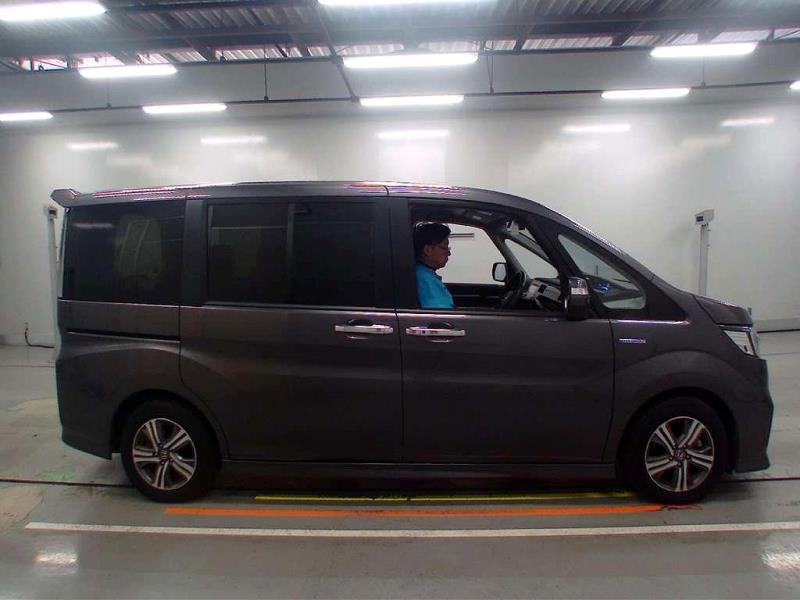 2018 Honda Step Wagon