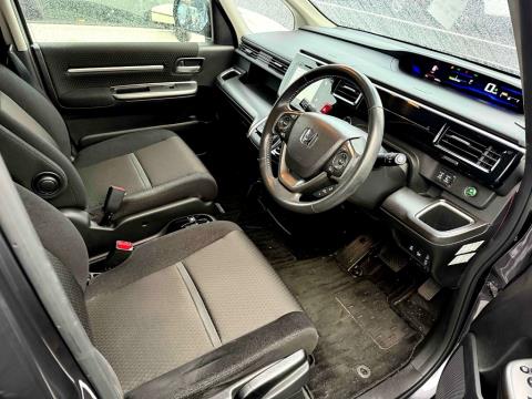 2018 Honda Step Wagon - Thumbnail