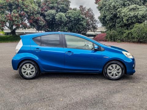 2012 Toyota Aqua Hybrid - Thumbnail