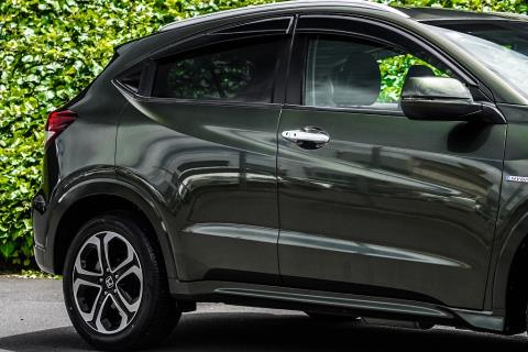 2014 Honda Vezel Z Hybrid / HR-V - Thumbnail