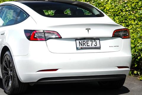 2021 Tesla Model 3 Long Range AWD - Thumbnail