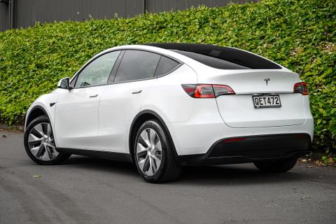 2023 Tesla Model Y RWD 60kWh - Thumbnail