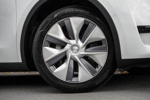 2023 Tesla Model Y RWD 60kWh - Thumbnail