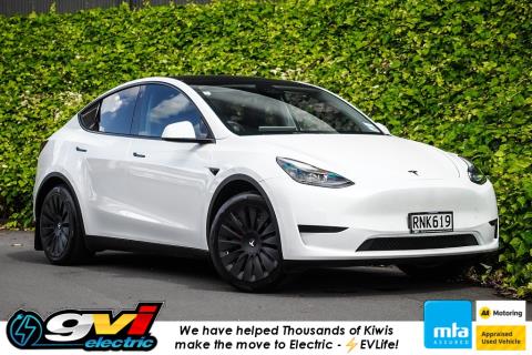 2022 Tesla Model Y RWD - Thumbnail