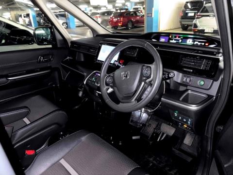 2017 Honda Step Wagon - Thumbnail