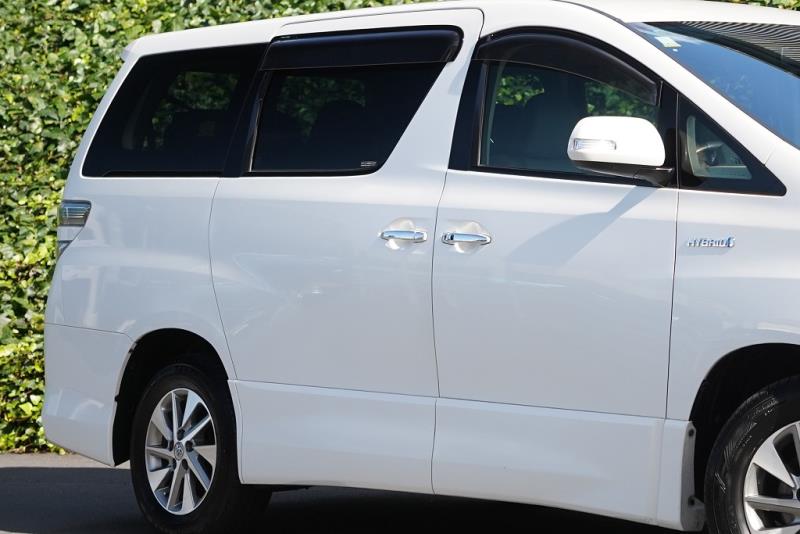 2014 Toyota Vellfire Hybrid / Alphard
