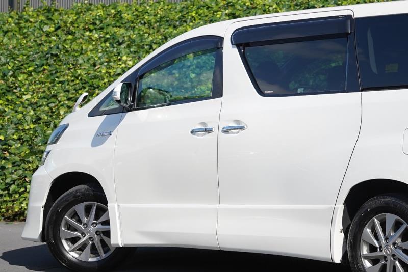 2014 Toyota Vellfire Hybrid / Alphard
