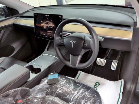 2022 Tesla Model Y Performance - Thumbnail