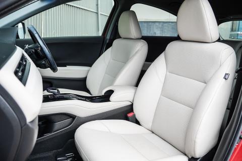 2015 Honda Vezel Z Hybrid / HR-V - Thumbnail