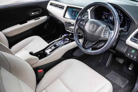2015 Honda Vezel Z Hybrid / HR-V - Thumbnail