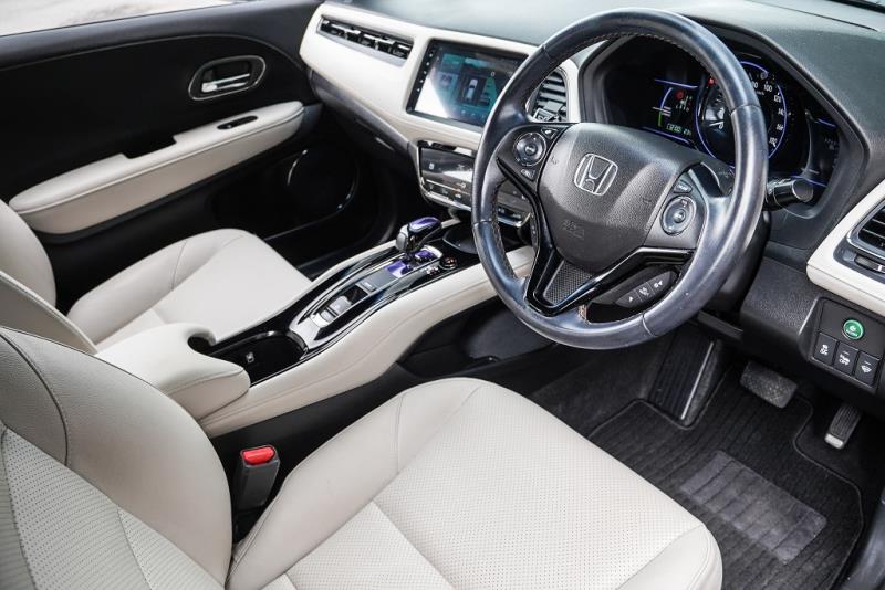 2015 Honda Vezel Z Hybrid / HR-V