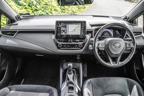 2019 Toyota Corolla ZR Hybrid - Thumbnail