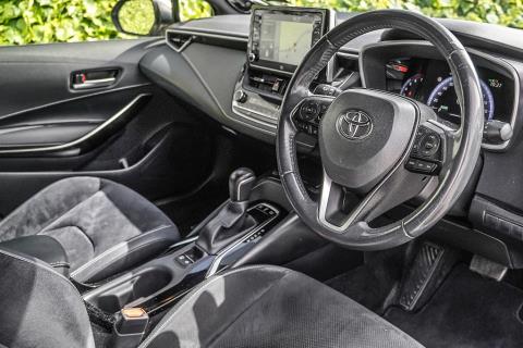 2019 Toyota Corolla ZR Hybrid - Thumbnail