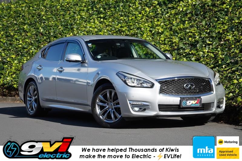 2015 Nissan Fuga Hybrid / Skyline