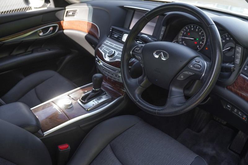 2015 Nissan Fuga Hybrid / Skyline