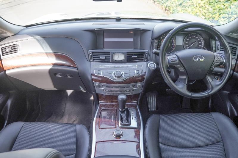 2015 Nissan Fuga Hybrid / Skyline