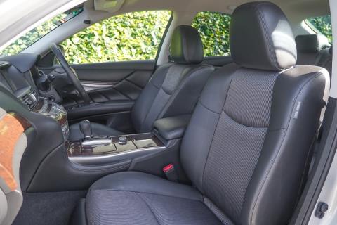 2015 Nissan Fuga Hybrid / Skyline - Thumbnail