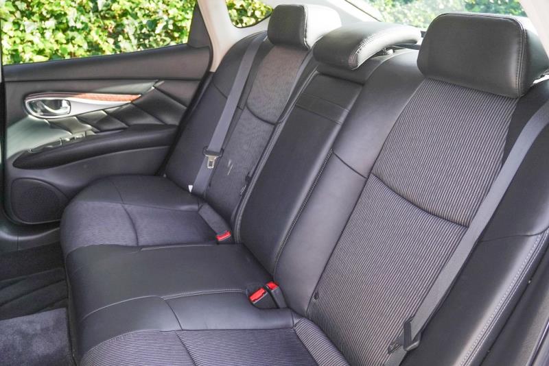 2015 Nissan Fuga Hybrid / Skyline