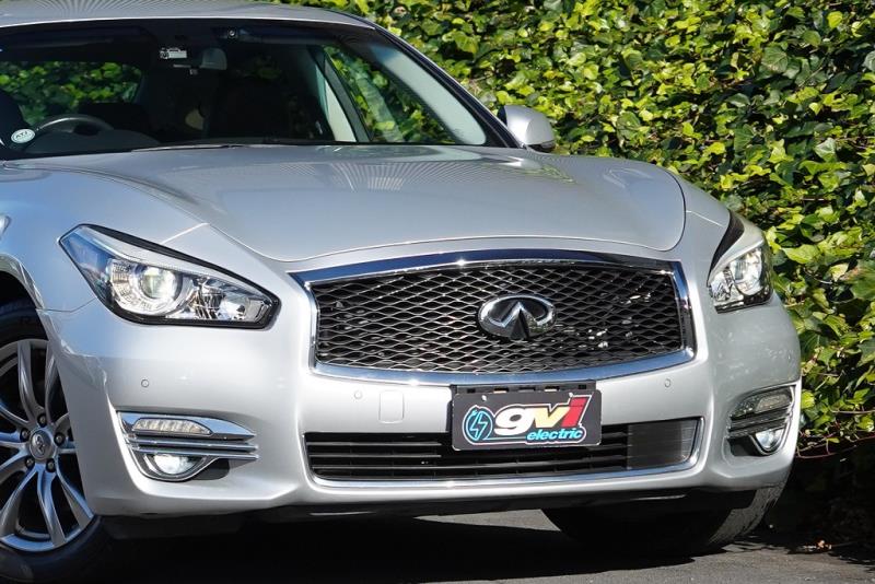 2015 Nissan Fuga Hybrid / Skyline