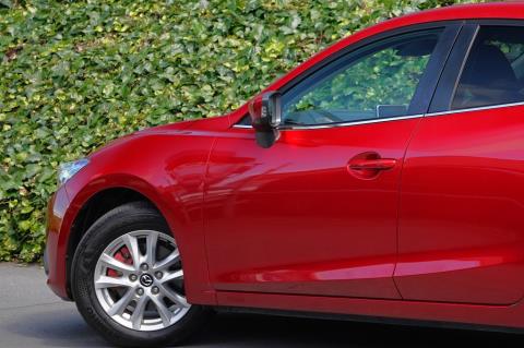 2015 Mazda Axela Hybrid / 3 Hybrid - Thumbnail