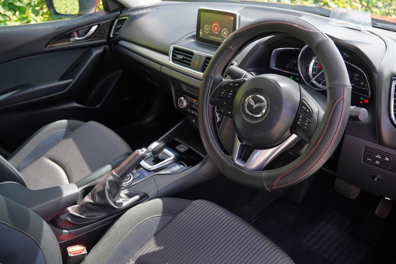 2015 Mazda Axela Hybrid / 3 Hybrid