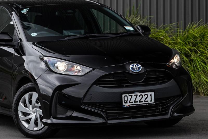 2021 Toyota Yaris Hybrid / Vitz