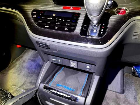 2016 Honda Odyssey Hybrid Absolute - Thumbnail