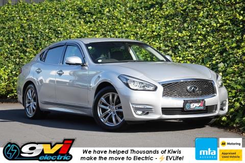 2018 Nissan Fuga Hybrid / Skyline