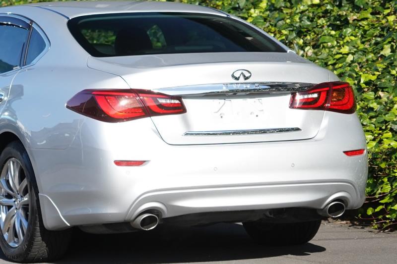 2018 Nissan Fuga Hybrid / Skyline