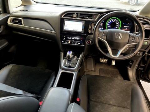 2017 Honda Shuttle Hybrid X - Thumbnail