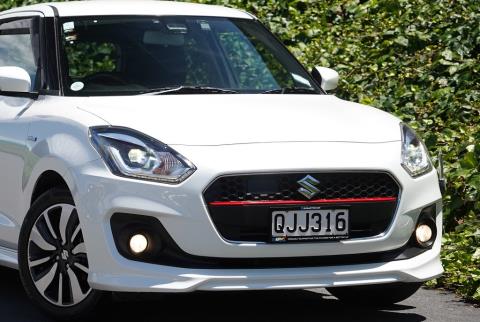 2017 Suzuki Swift RS Hybrid - Thumbnail