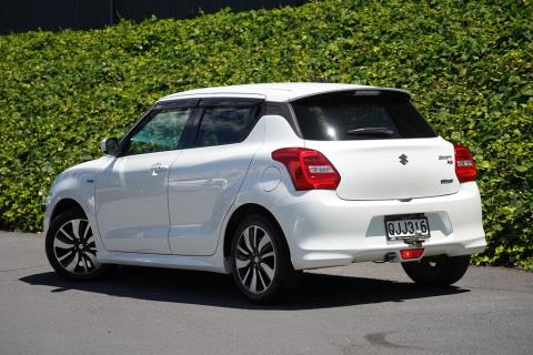 2017 Suzuki Swift RS Hybrid - Thumbnail