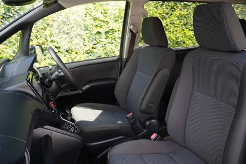 2017 Toyota Voxy Hybrid / Noah X - Thumbnail