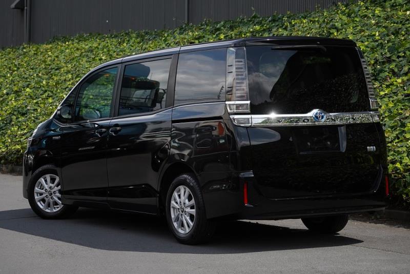 2017 Toyota Voxy Hybrid / Noah X