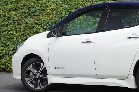 2018 Nissan Leaf 40X 84% SOH - Thumbnail