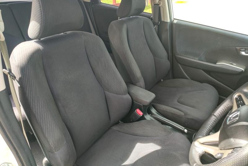 2010 Honda Fit S Hybrid / Jazz RS