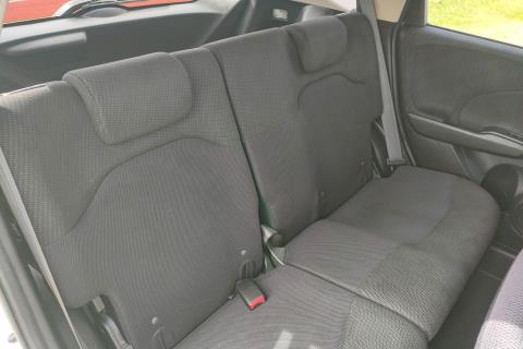 2010 Honda Fit S Hybrid / Jazz RS - Thumbnail