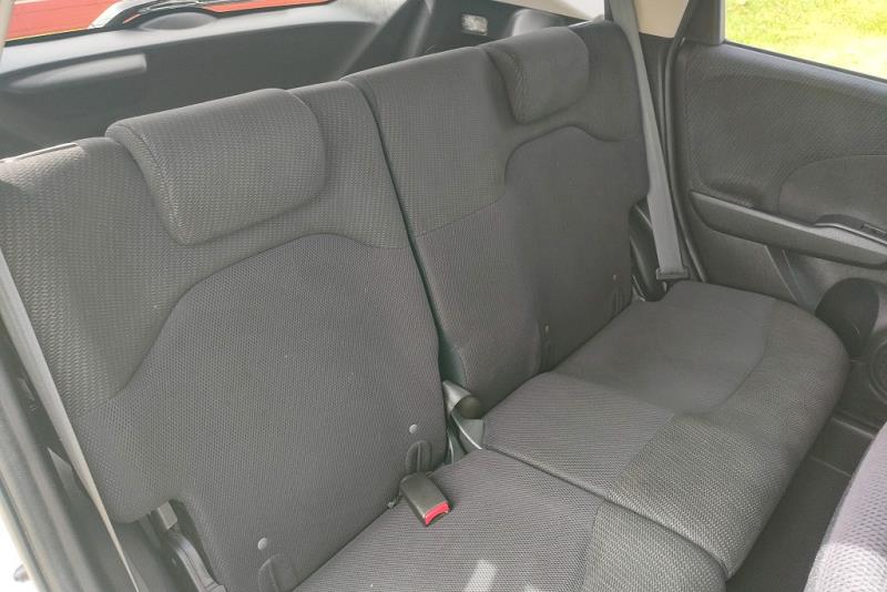 2010 Honda Fit S Hybrid / Jazz RS