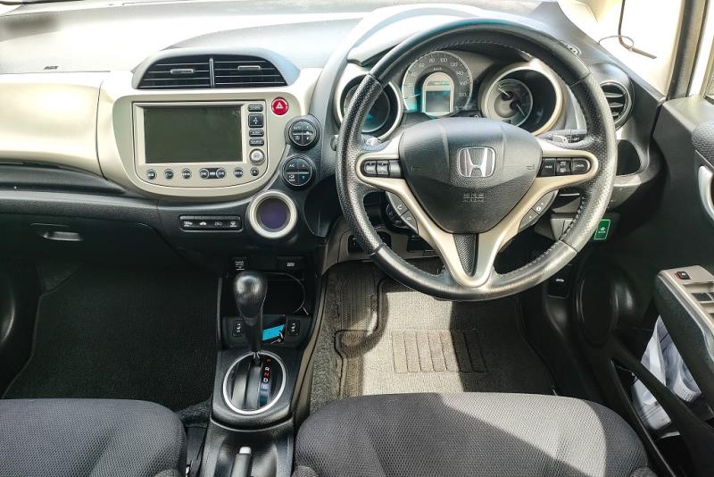 2010 Honda Fit S Hybrid / Jazz RS