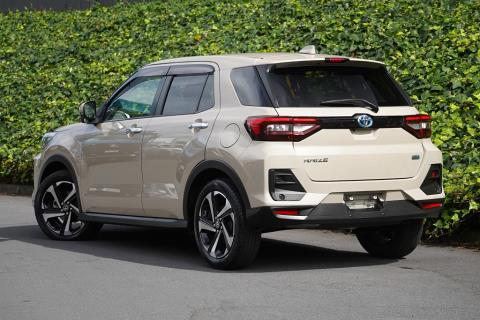2022 Toyota Raize Hybrid Z - Thumbnail