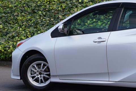 2021 Toyota Prius S Hybrid - Thumbnail